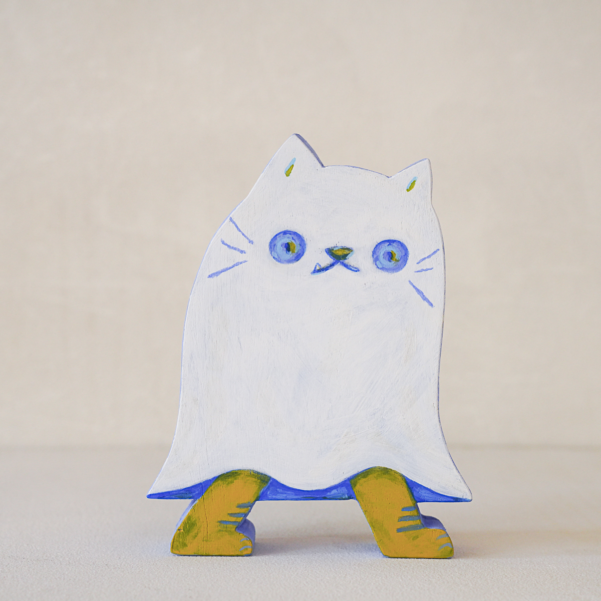 Ghost Cat-Amber — Photo 1