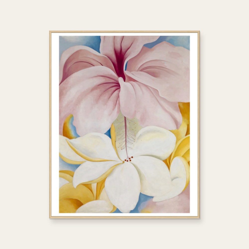 歐姬芙 Georgia O'Keeffe《芙蓉雞蛋花 Hibiscus with Plumeria》:粉紅與黃色調,花卉植物與靜物題材,直幅藝術掛畫。 封面圖片。