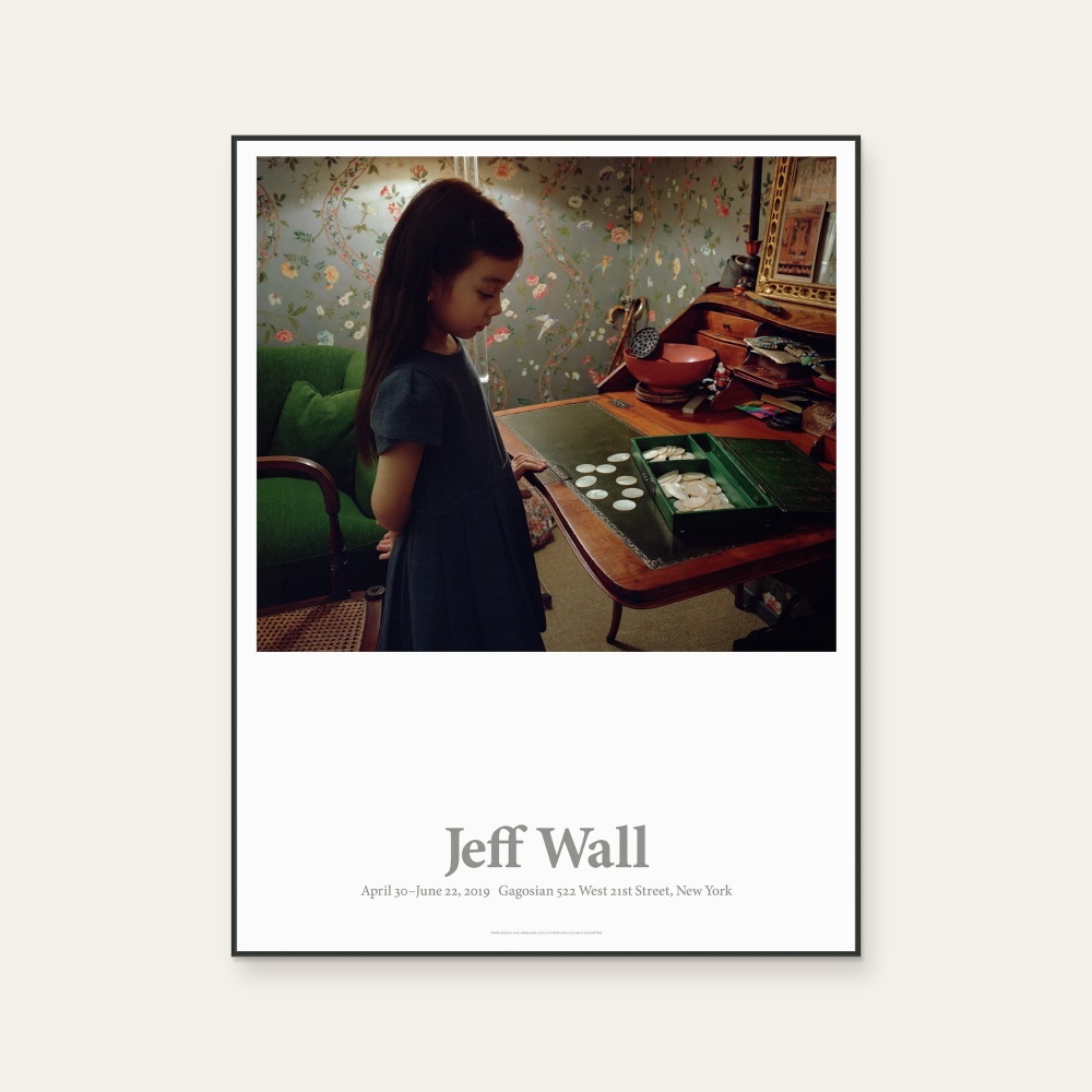 Jeff Wall《Mother of pearl》：多彩色調，人物與攝影與寫實題材，直幅海報。 產品圖片 2。