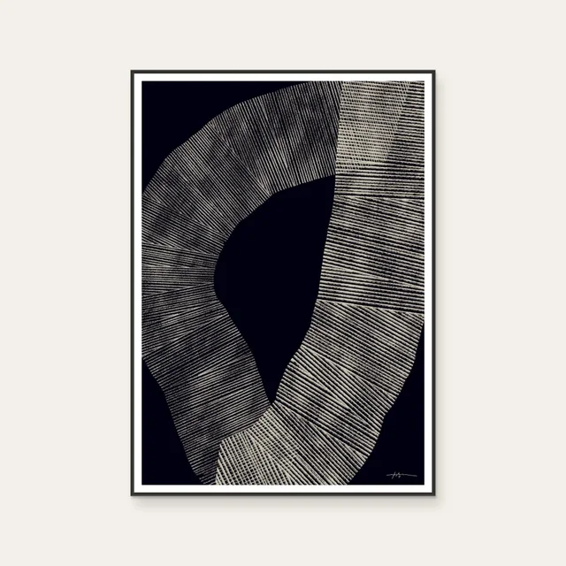 Studio Paradissi《abstract-696》：黑白色調，抽象線條題材，直幅海報。 封面圖片。