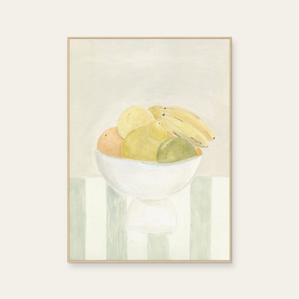 Isabelle Vandeplassche《Still life with Fruit》:奶茶/棕與黃色調,花卉植物與靜物題材,直幅海報。 封面圖片。
