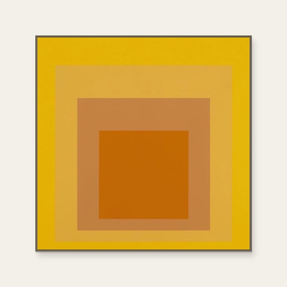 Josef Albers《Homage to the Square(Sunny Days)》：黃與紅／橘色調，抽象線條題材，方形藝術掛畫。 產品圖片 2。